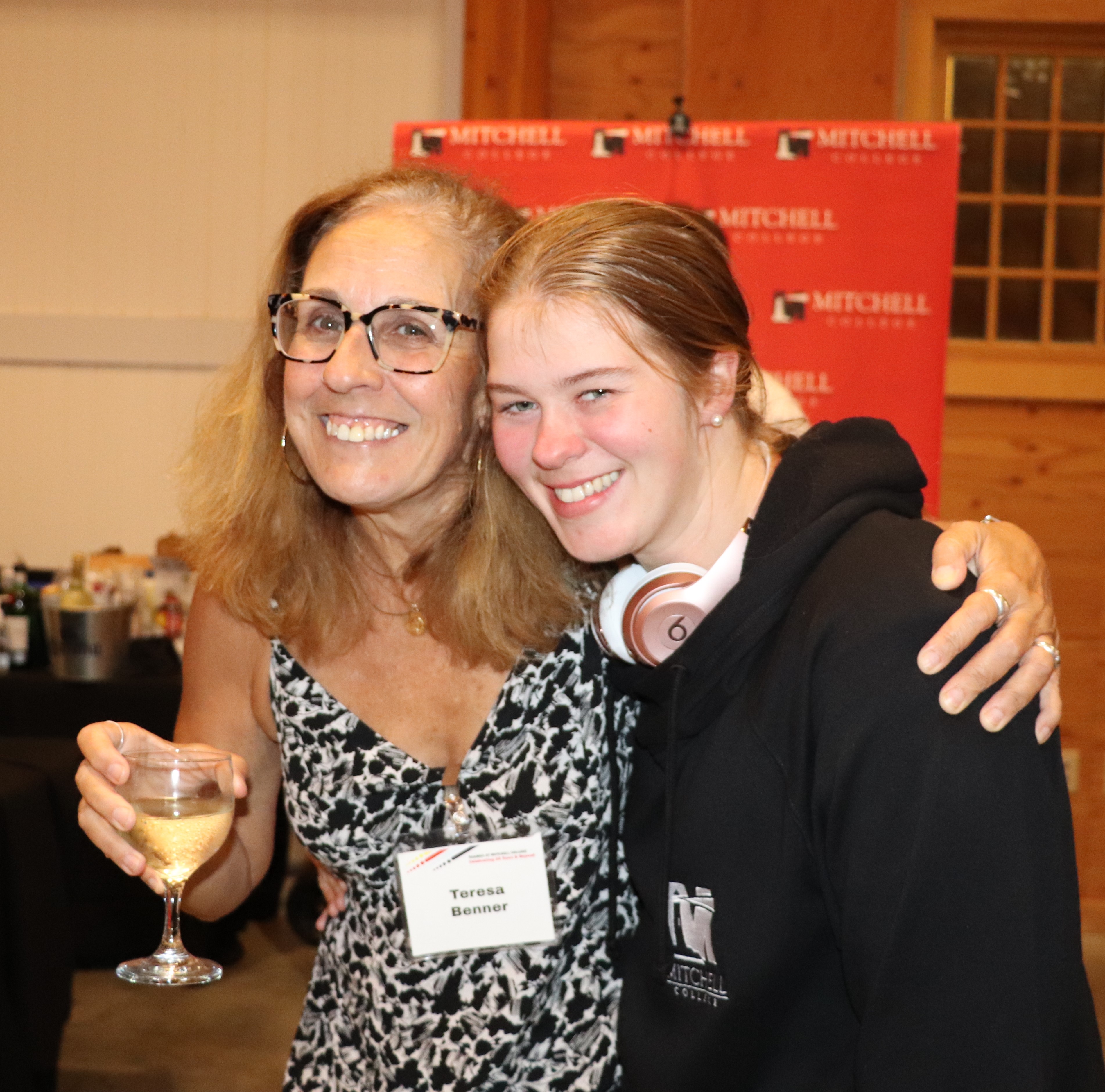 Thames alumni, families, faculty, and staff reconnecting