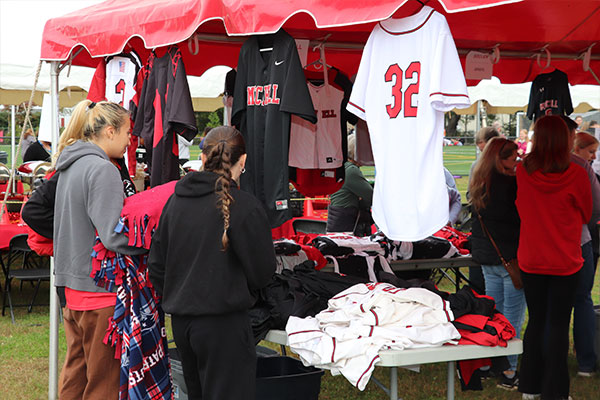 Web_Sidebar_FallWeekend_GearSale1_600x400 Fall Weekend 2024, Mitchell College