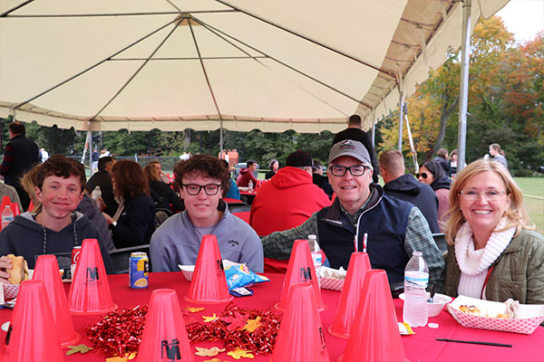 Web_Sidebar_FallWeekend_Tailgate3_600x400 Fall Weekend 2024, Mitchell College