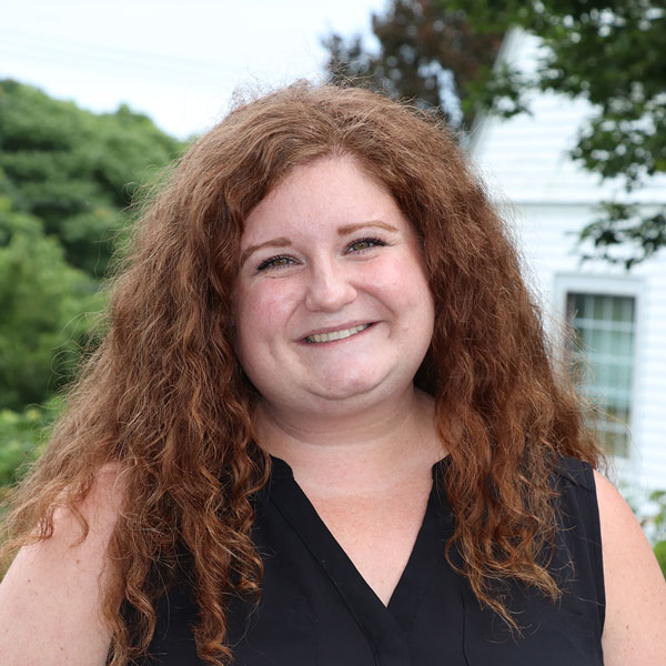 Headshot_Elyse_Gessler_WEB Faculty, Mitchell College